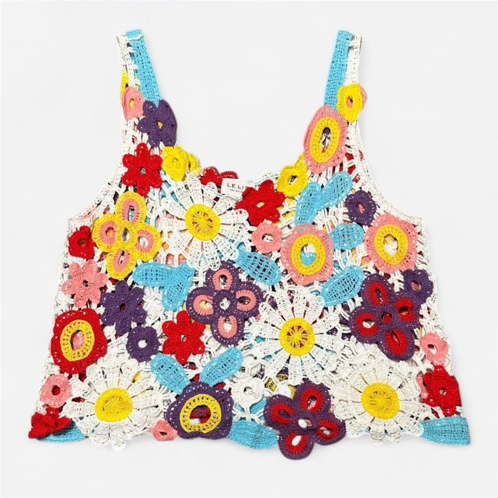 NWT Floral Crochet Crop Tank Top Size M/L